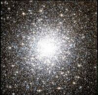 The globular cluster M2 (NGC 7089) in Aquarius. Click for larger picture, 26 KB (Image: NASA/ESA, 2008)